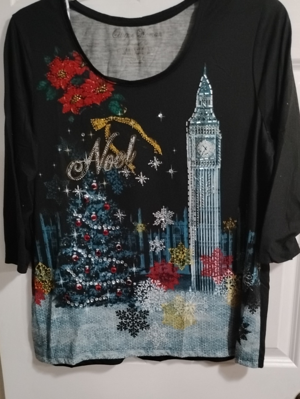 Onque Woman Black Noel Graphic Long Sleeve Top with Red & Gold Accents